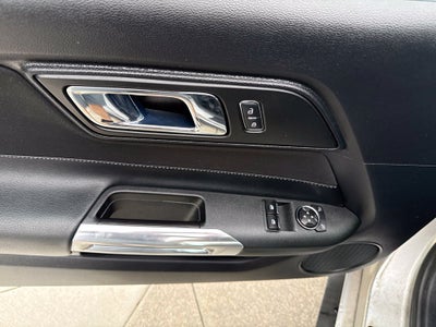 2015 Ford Mustang V6
