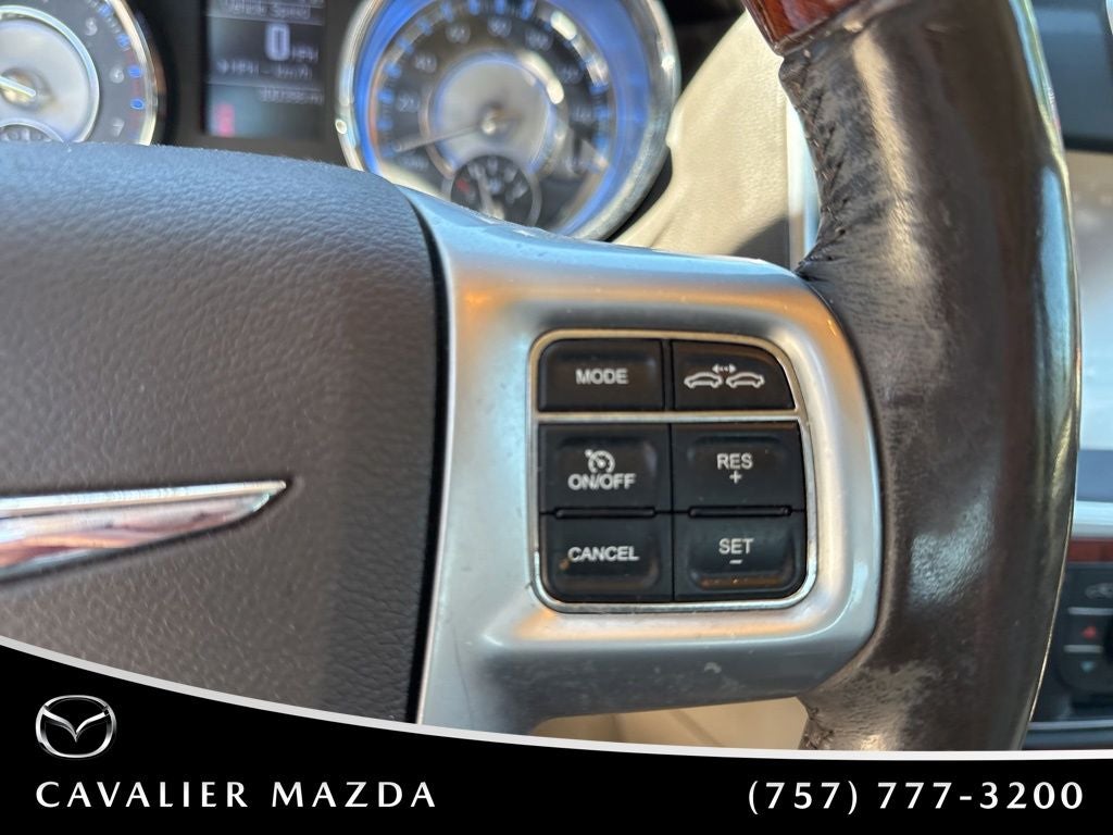 2011 Chrysler 300C Base
