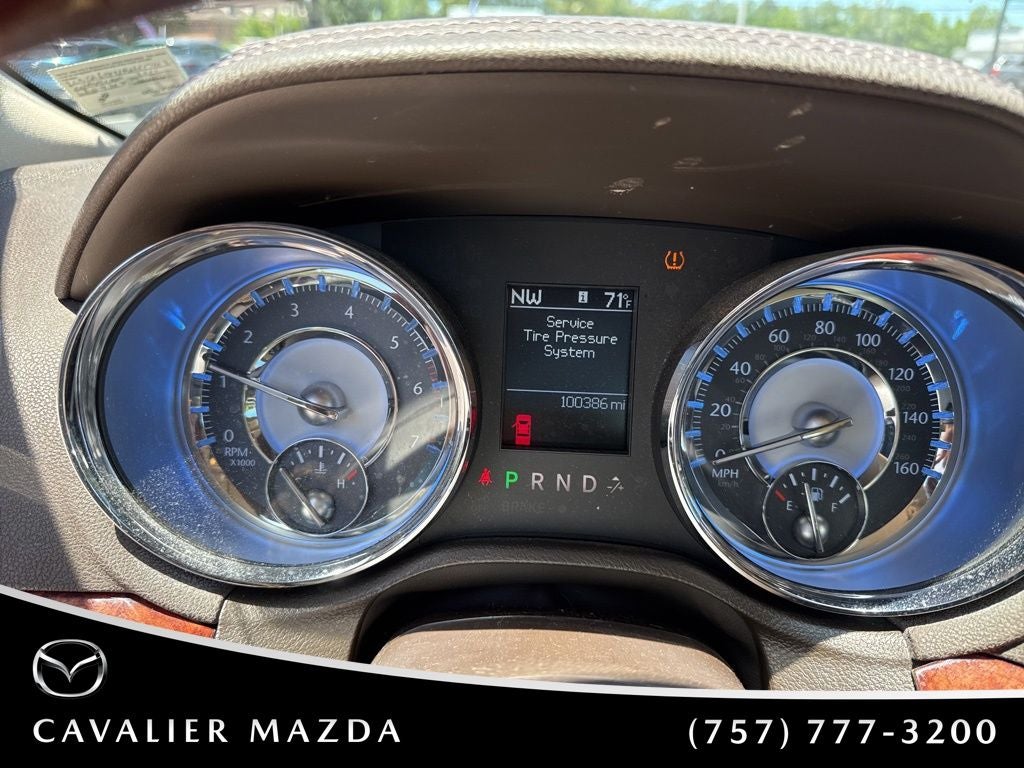 2011 Chrysler 300C Base