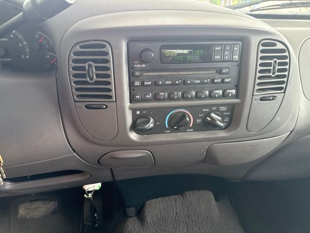 2003 Ford F-150 XLT