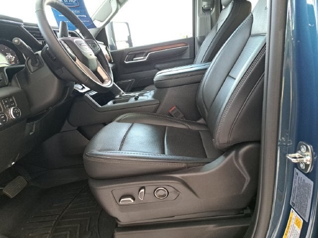 2025 GMC Sierra 2500HD Denali