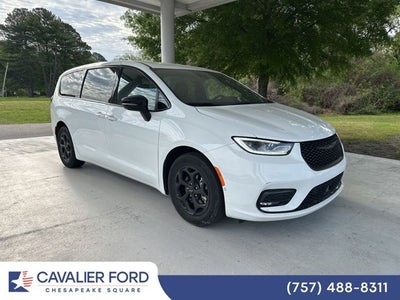 2024 Chrysler Pacifica Hybrid Select