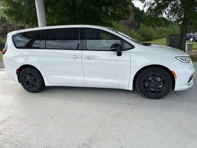 2024 Chrysler Pacifica Hybrid Select