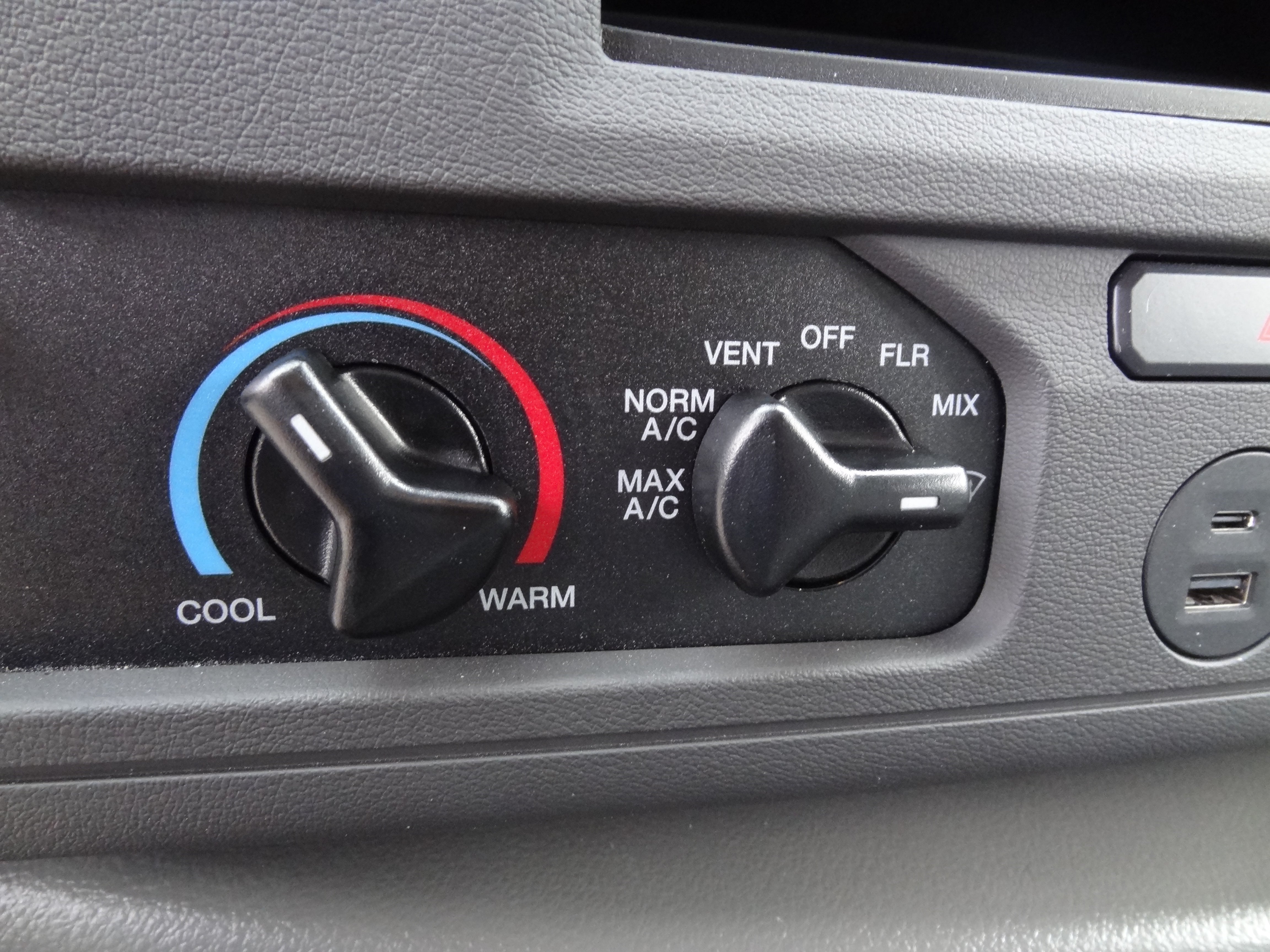 2026 Ford Econoline Cutaway E-350 SRW