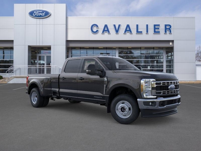 2026 Ford Super Duty F-350® XLT