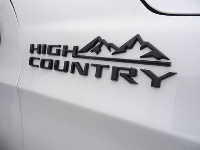 2023 Chevrolet Suburban High Country