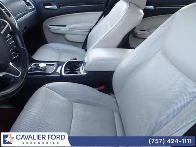 2016 Chrysler 300C Base