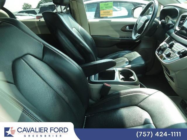 2017 Chrysler Pacifica Touring L Plus