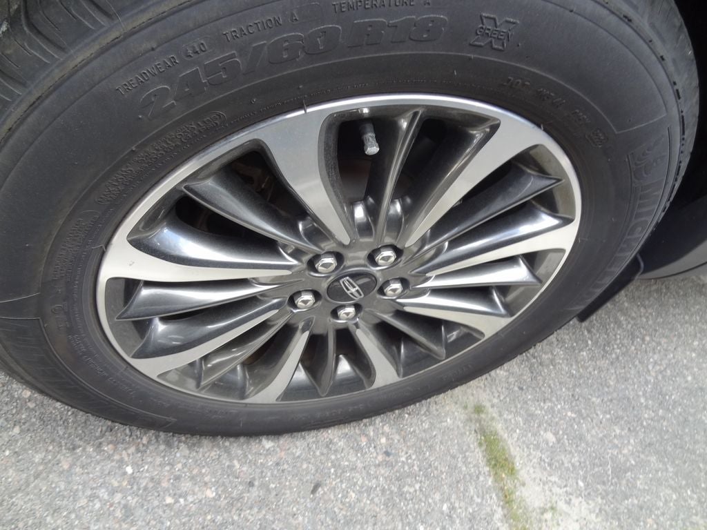 2022 Lincoln Nautilus Standard Standard