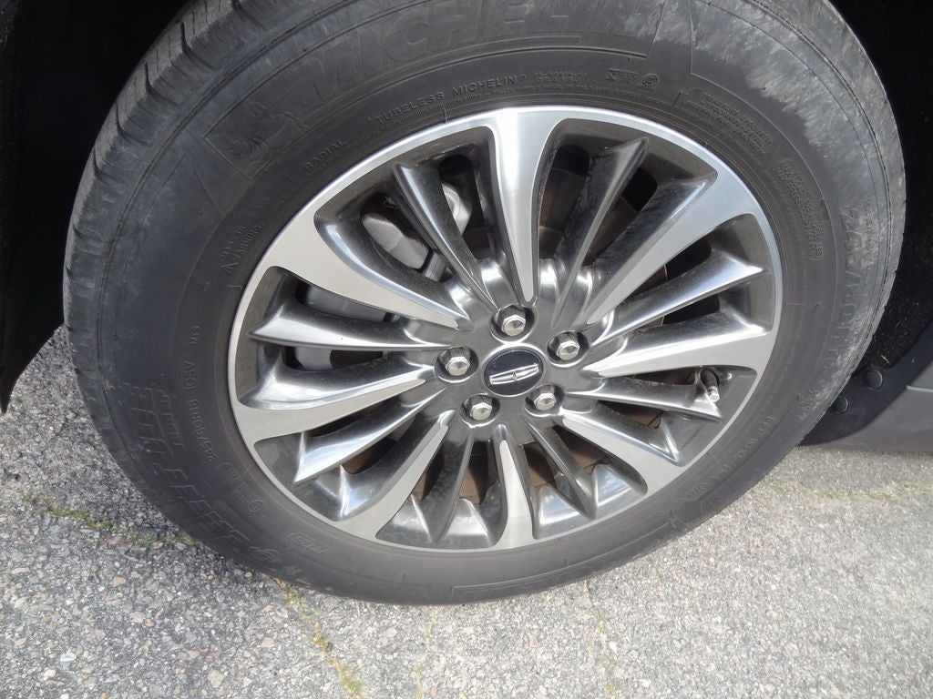 2022 Lincoln Nautilus Standard Standard