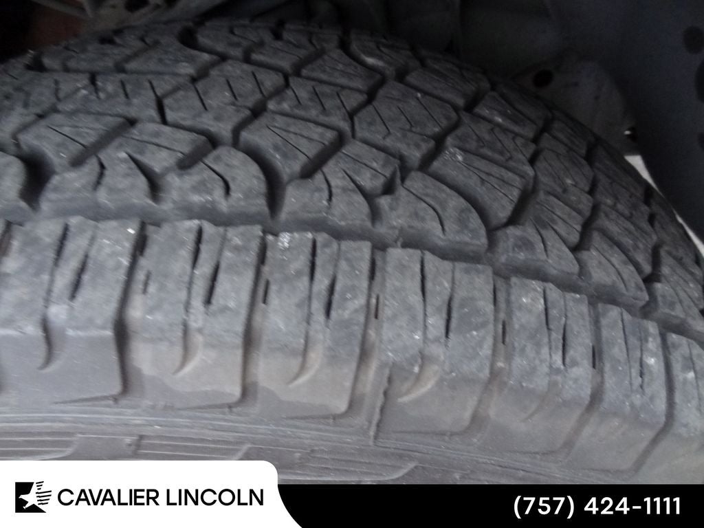 2012 Lincoln Navigator L Base