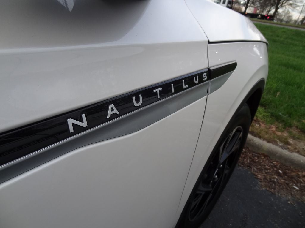 2025 Lincoln Nautilus Premiere Premier