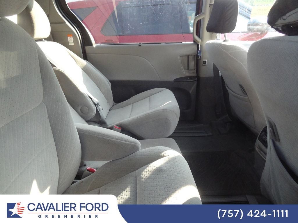2020 Toyota Sienna LE 8 Passenger