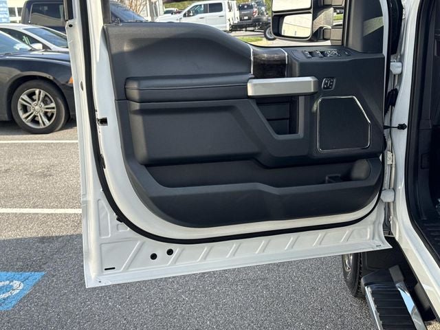 2022 Ford F-350SD Lariat