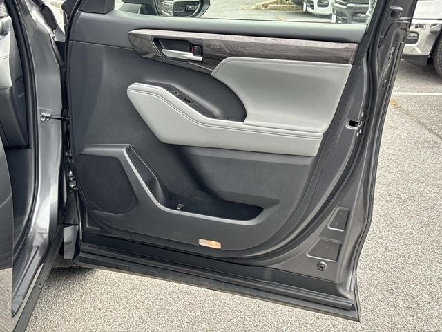 2024 Toyota Highlander Platinum