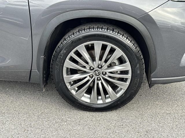 2024 Toyota Highlander Platinum